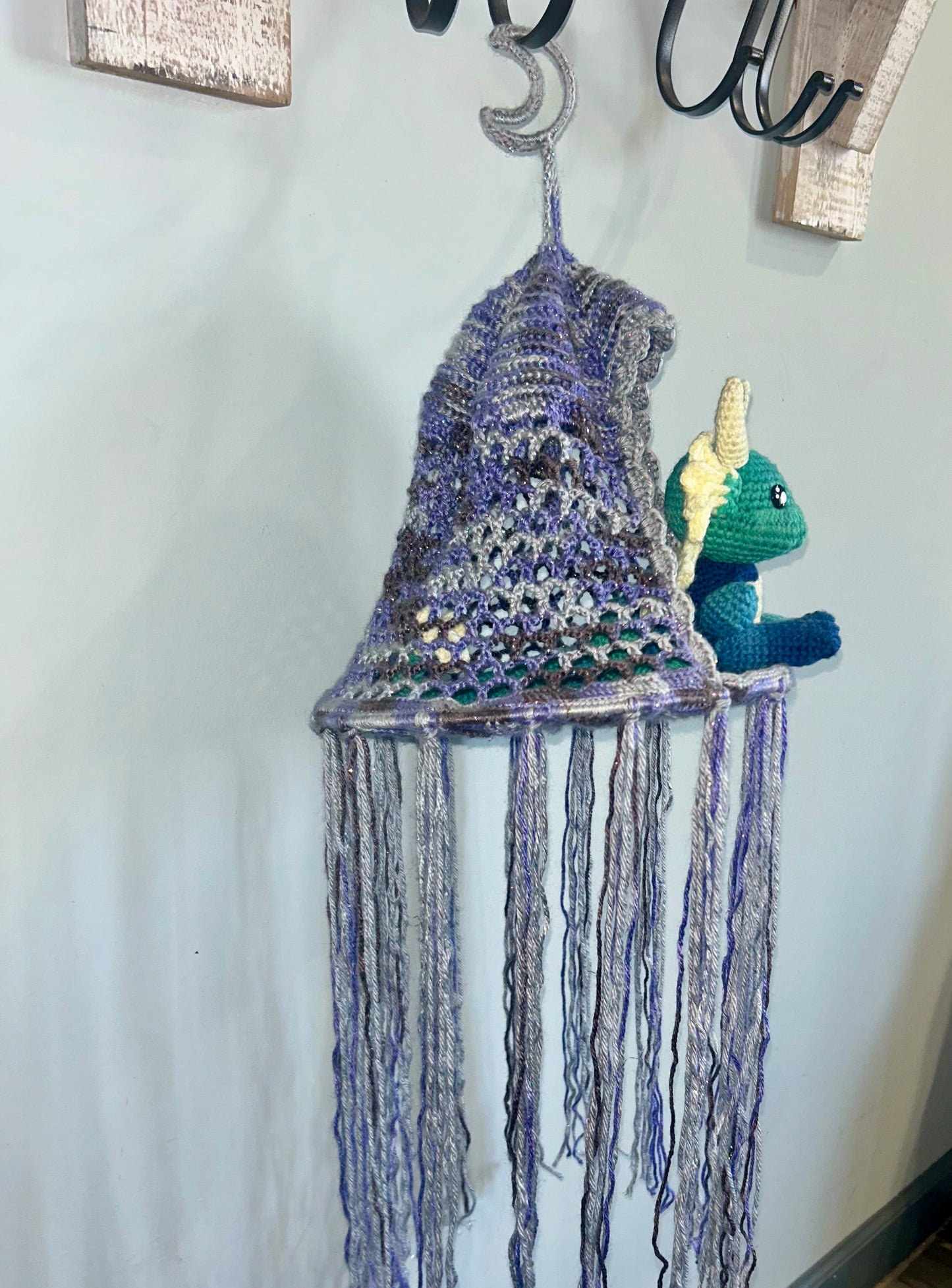Dragon with hanging cave