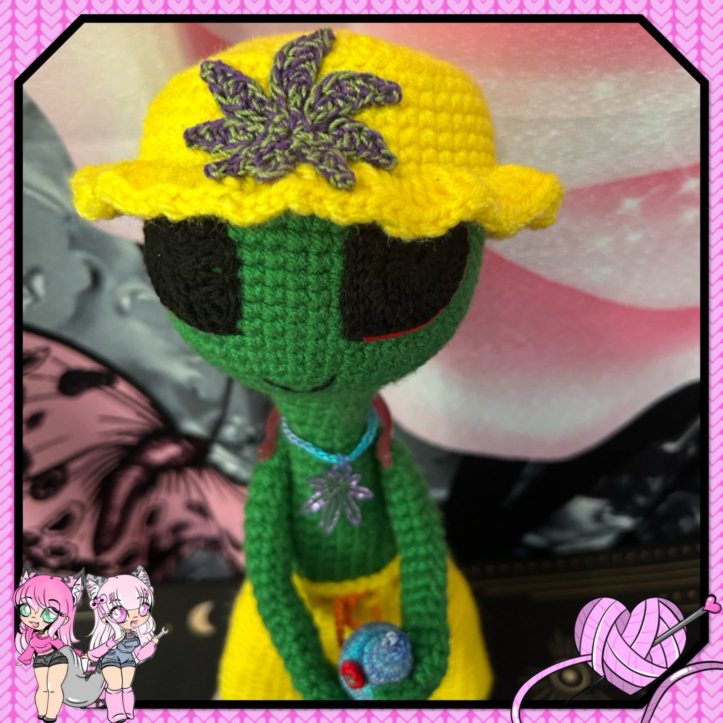 Blazed alien and blue treasure box