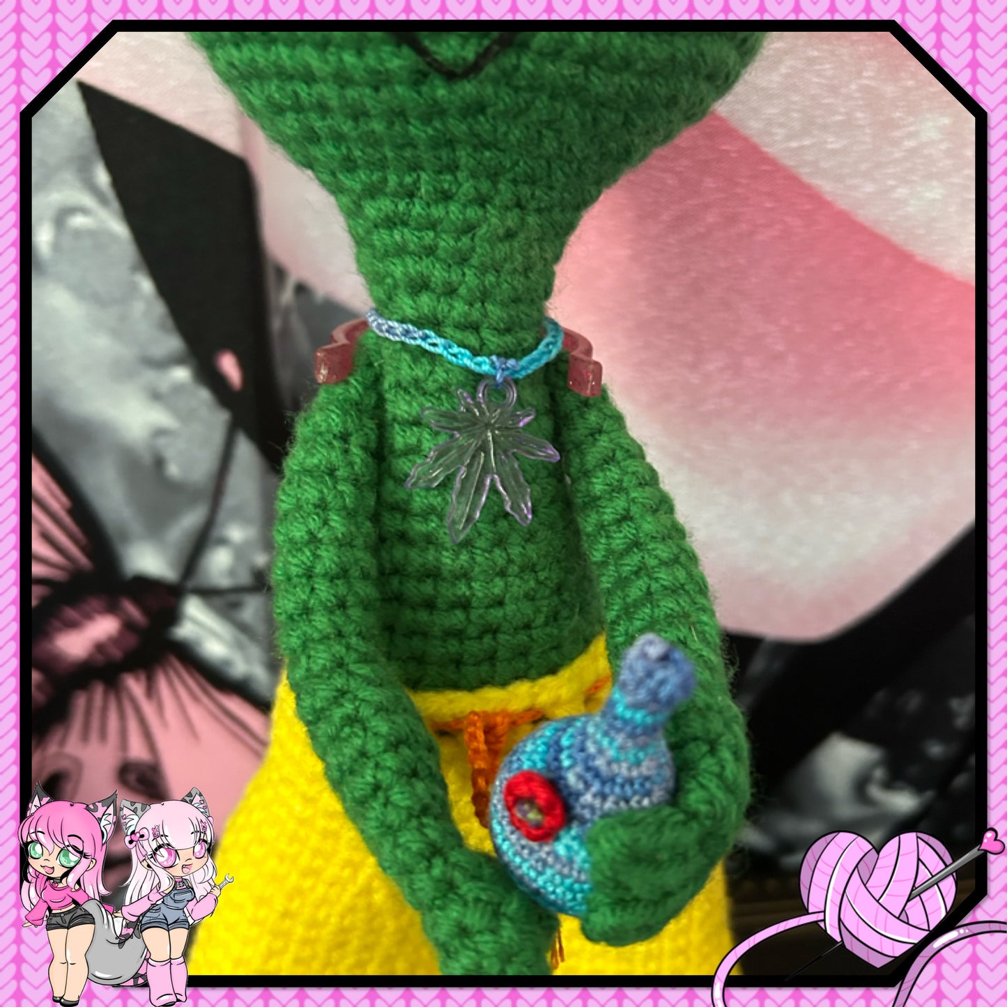 Blazed alien and blue treasure box